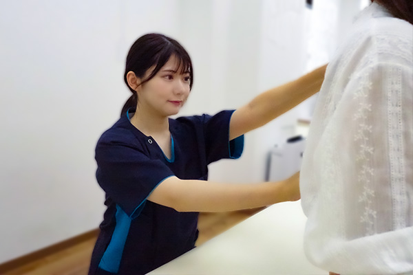 元気で経験豊富な先生